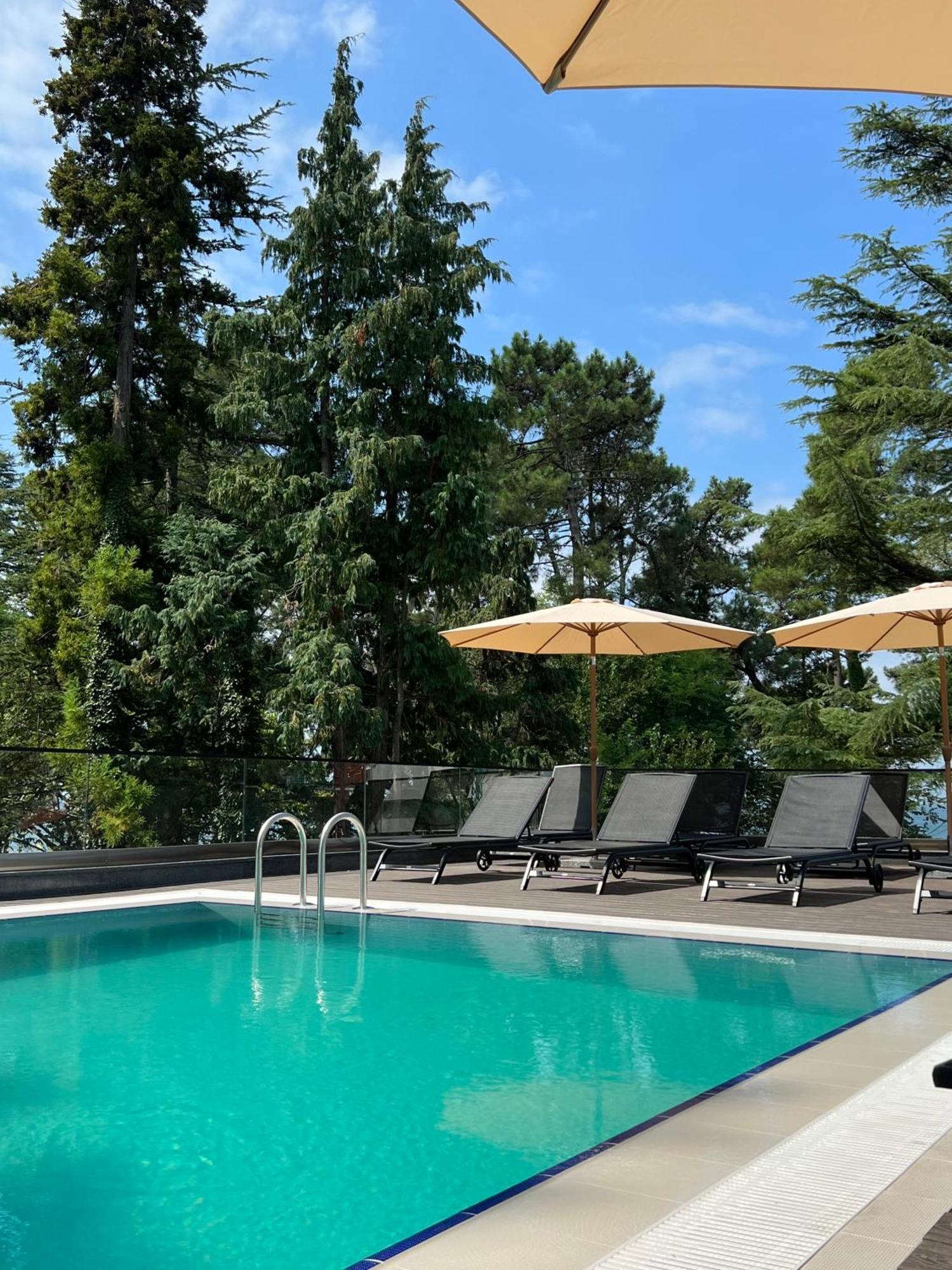 Ritsa Resort Уреки Екстериор снимка