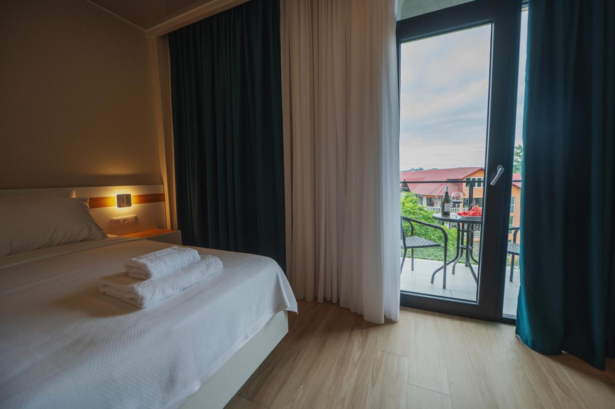 Ritsa Resort Уреки Екстериор снимка